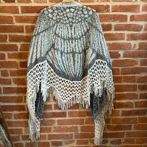 Angel of the North Black & Cream Shawl